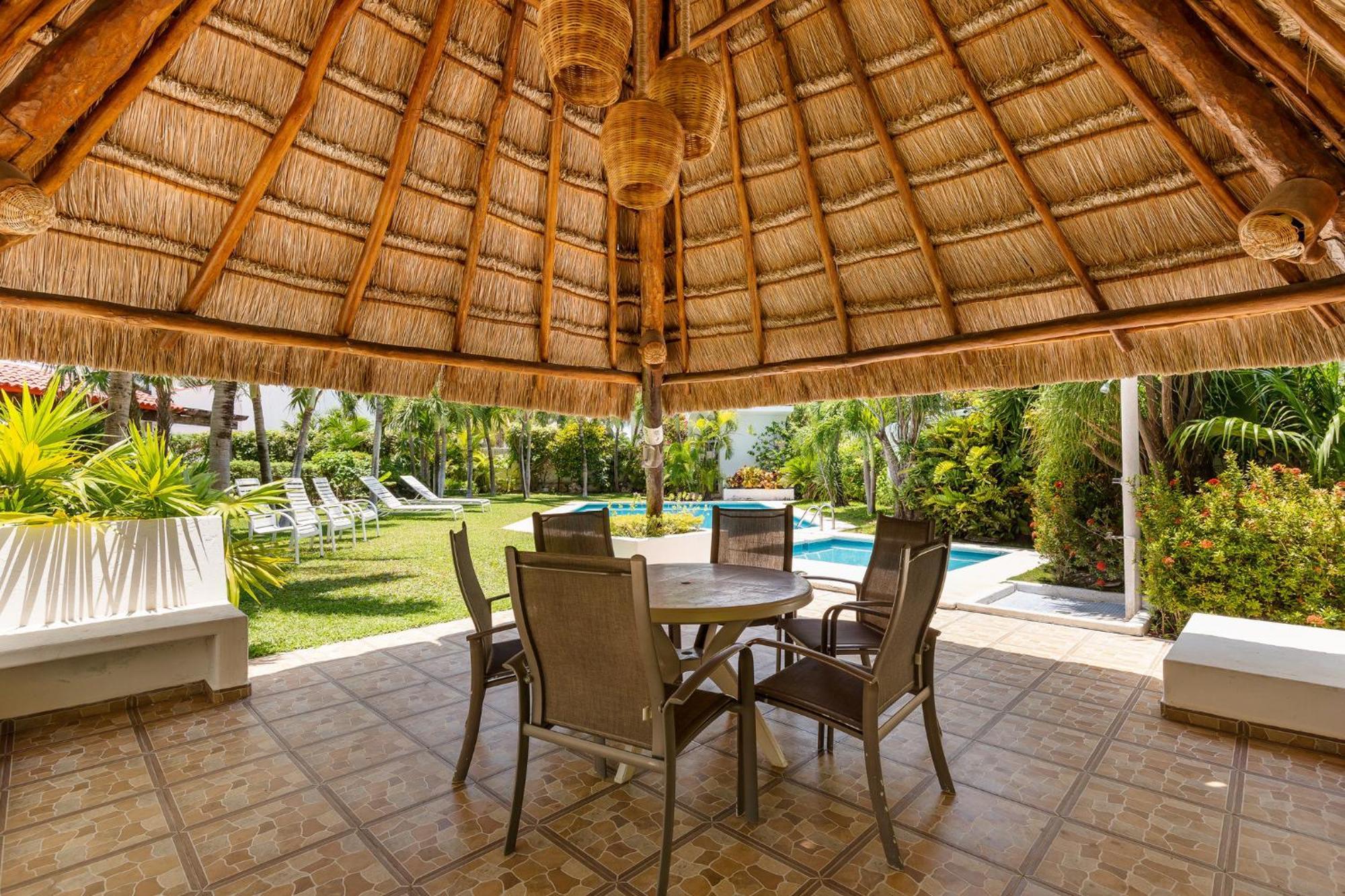 Large House - Walking To Beach - 10 Guests! Cancún Eksteriør bilde
